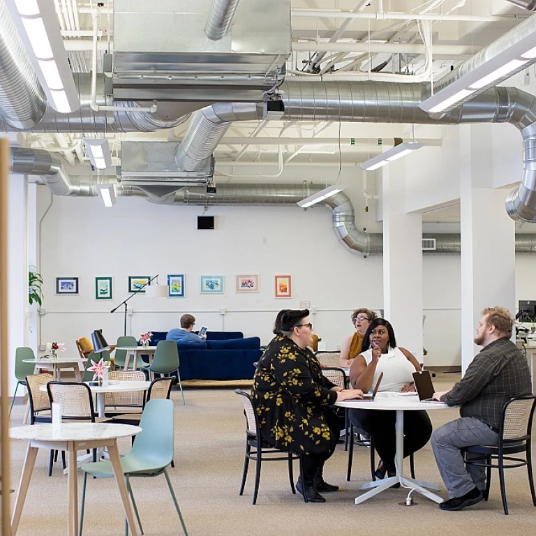 Les barrages flottants anti-pollution : une solution innovante pour les villes