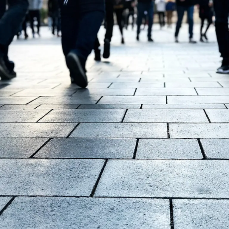 Comment le logiciel flex office révolutionne la mobilité urbaine au travail